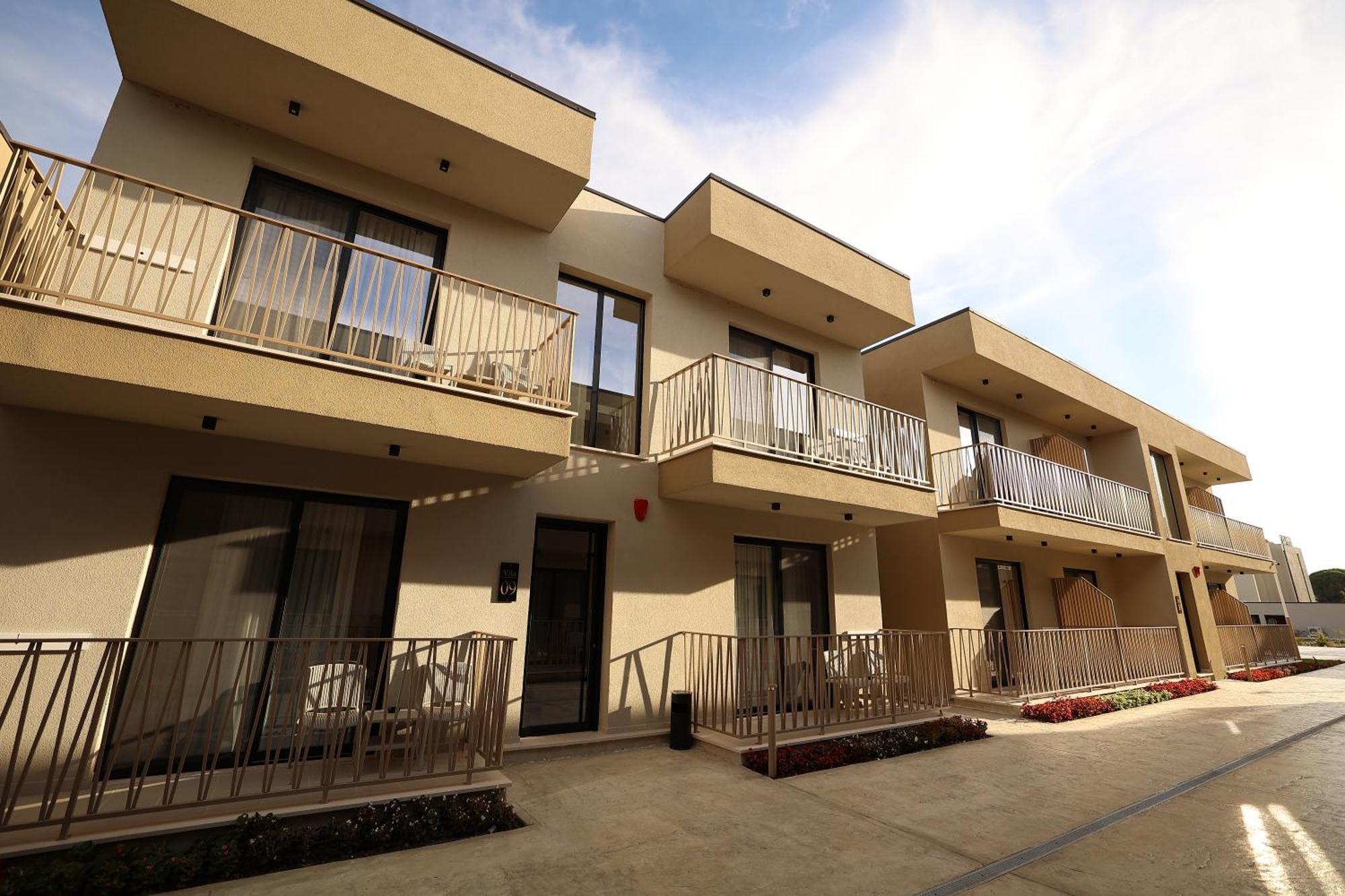 Amber Village Spille Exterior foto
